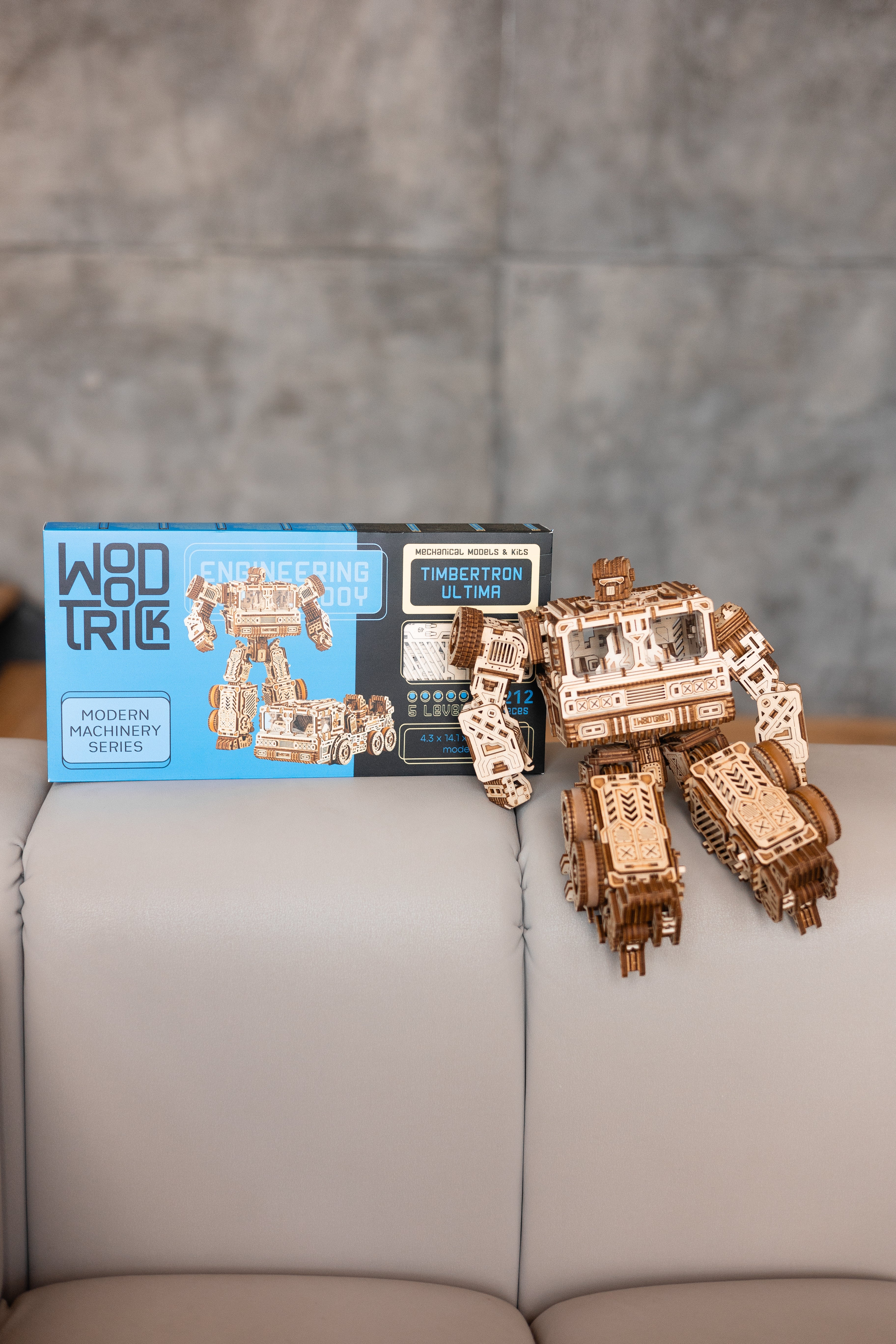 Wood Trick - Modelbouw 3D houten puzzel - Transformer Robot en Truck - Timbertron Ultima (WDTK097) - 1212 stuks - Geen lijm noch verf nodig Wood Trick - Modelbouw 3D houten puzzel - Transformer Robot en Truck - Timbertron Ultima (WDTK097) - 1212 stuks - Geen lijm noch verf nodig