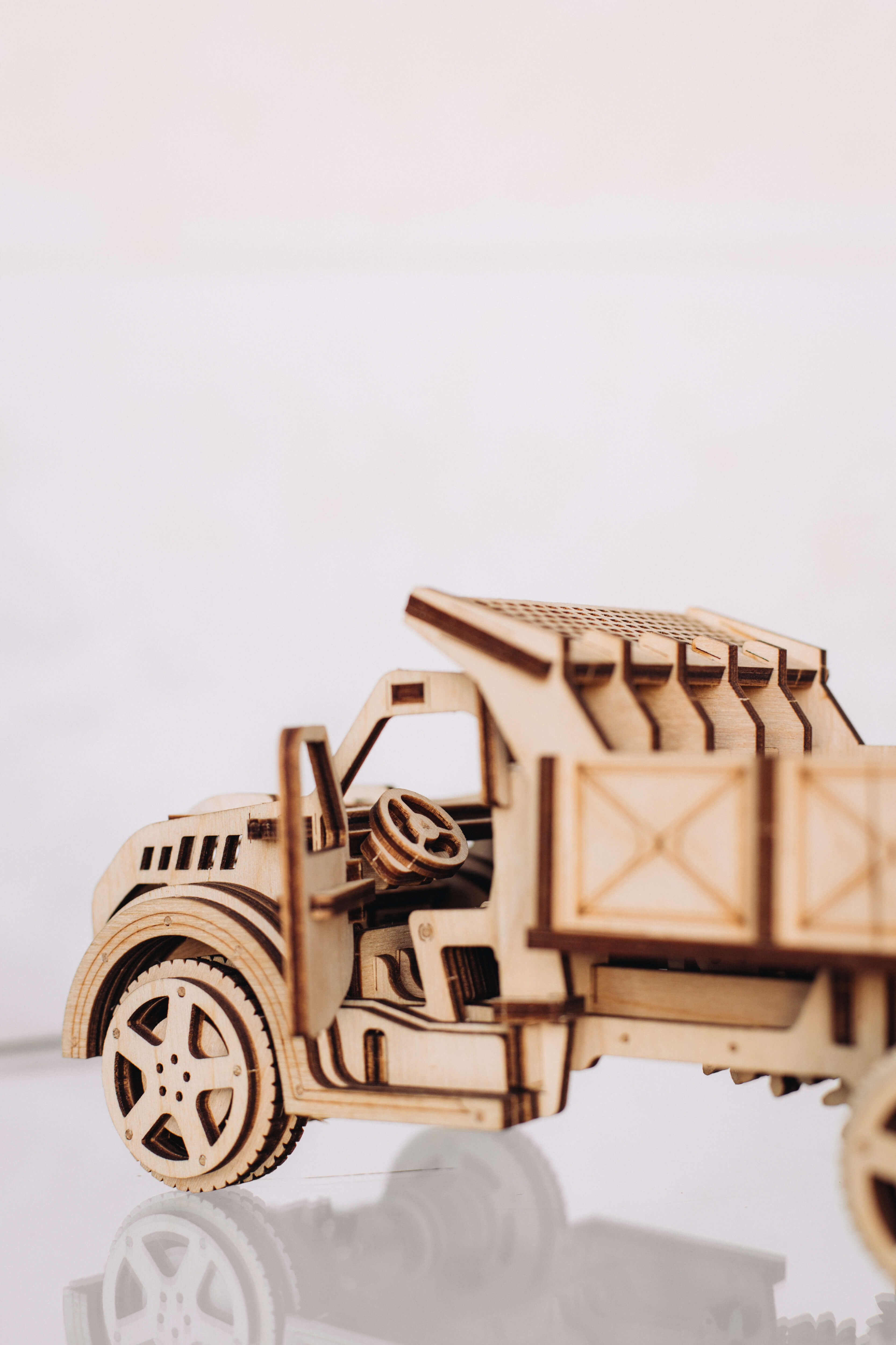 Camion mécanique en bois en kit 🚚 - Construire maintenant !