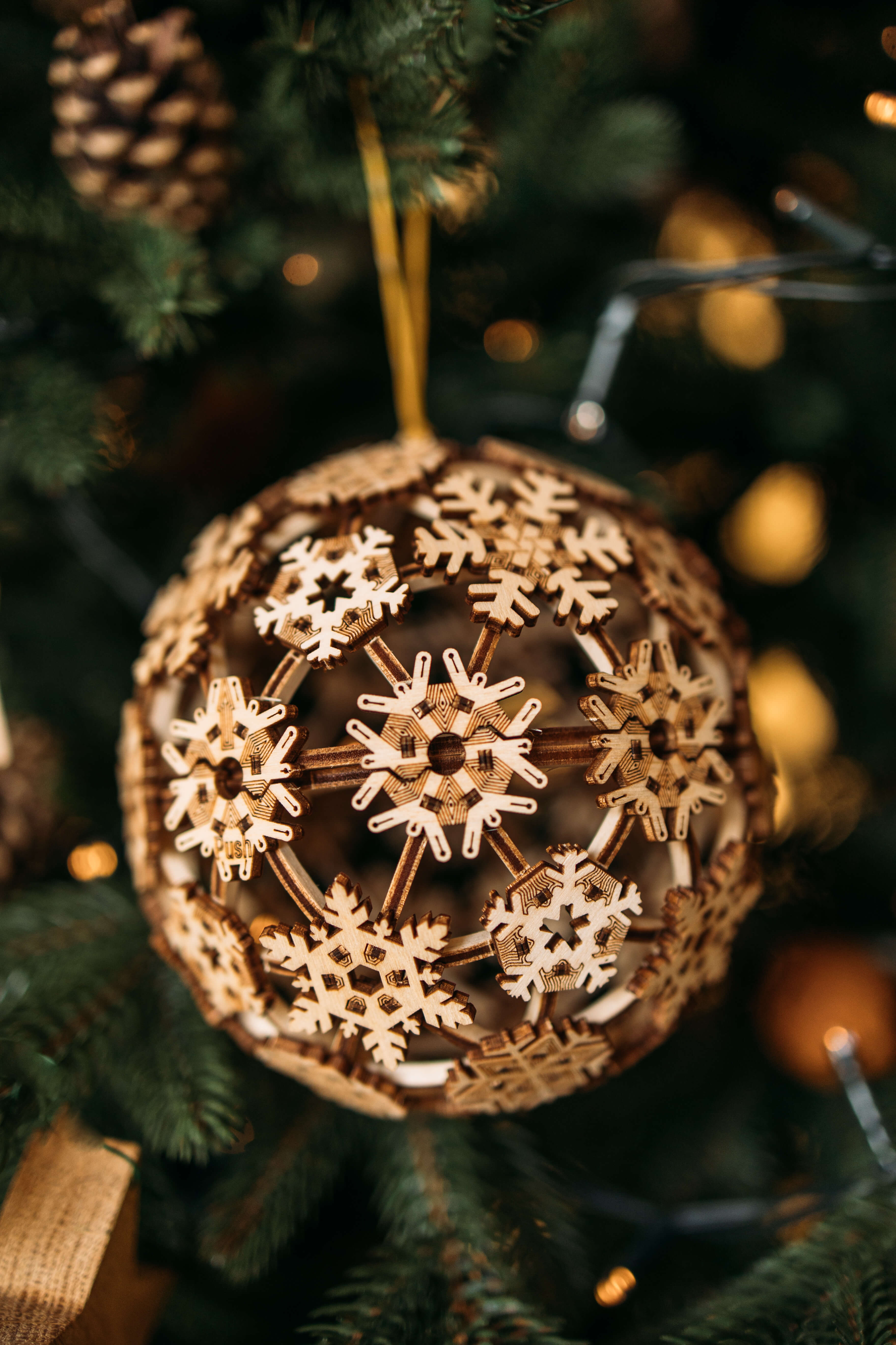 Weihnachtskugel 3D-Holzmodell mechanisches Modellieren für Kinder und Erwachsene